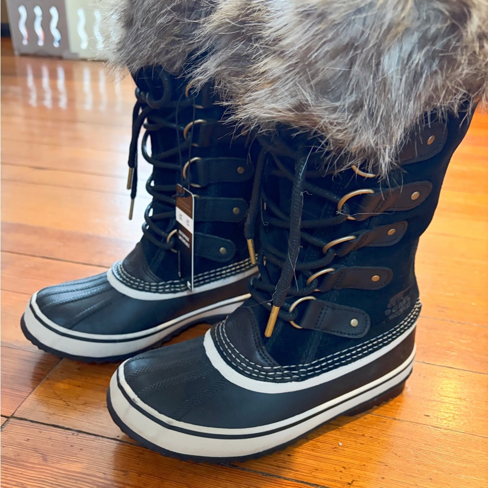 Sorel Black and White Winter Boots with Faux Fur